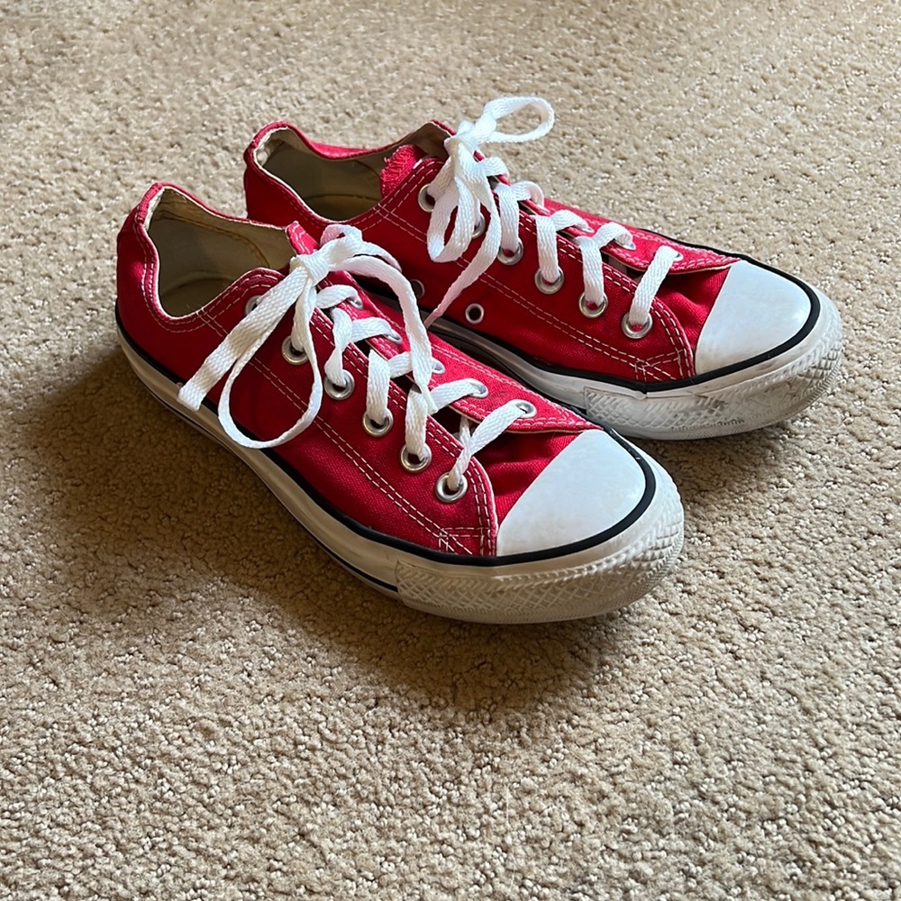 Red Converse All Star. Women’s Size 7. Men’s size 5.